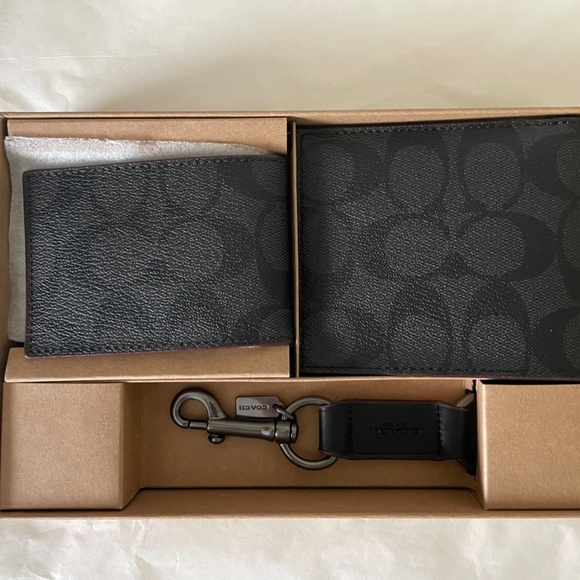 Coach Boxed 3 In 1 Wallet Gift Set In Signature Canvas - Picture 3 of 5